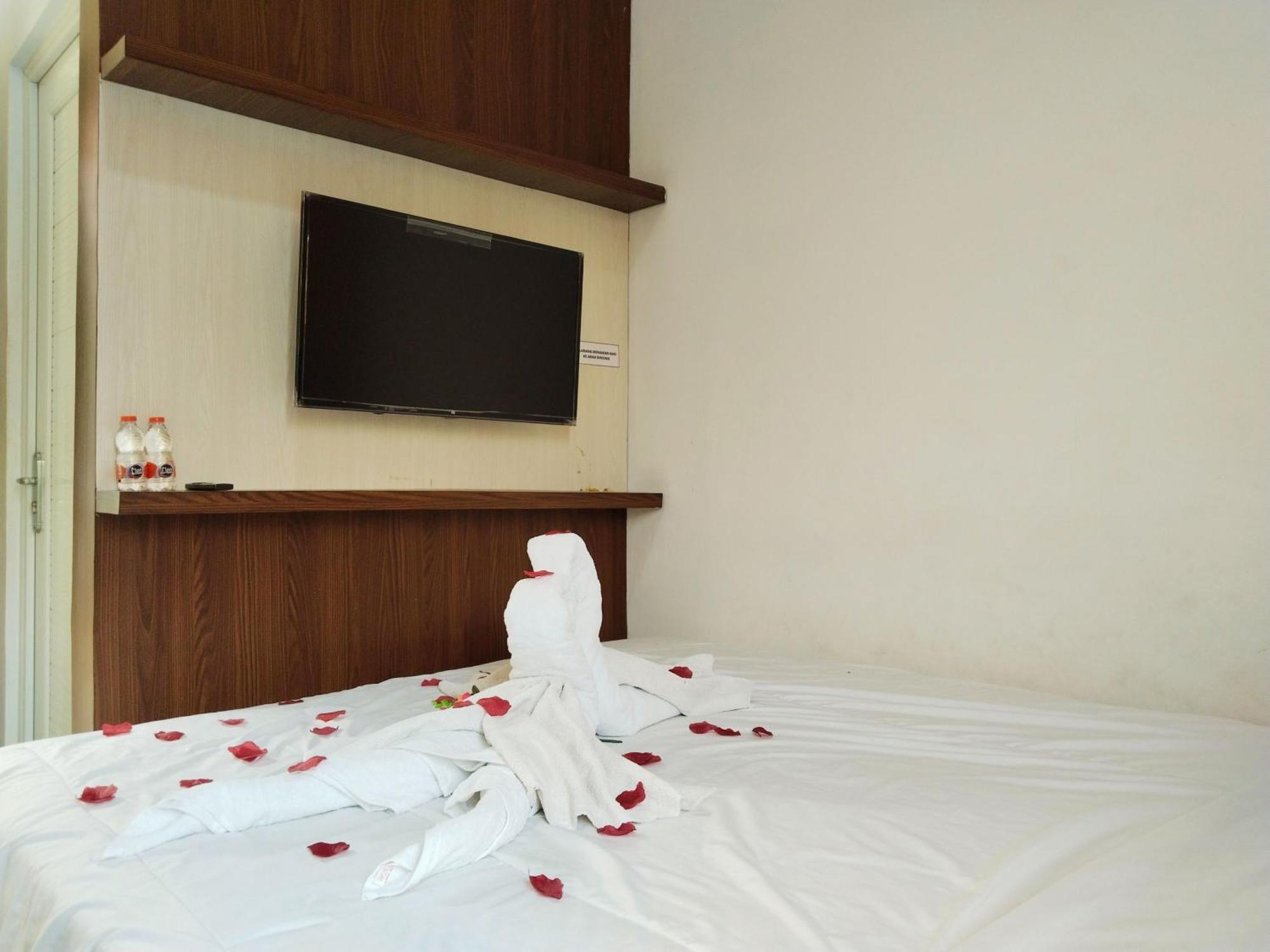 Dejati House Hotel Bekasi Eksteriør billede