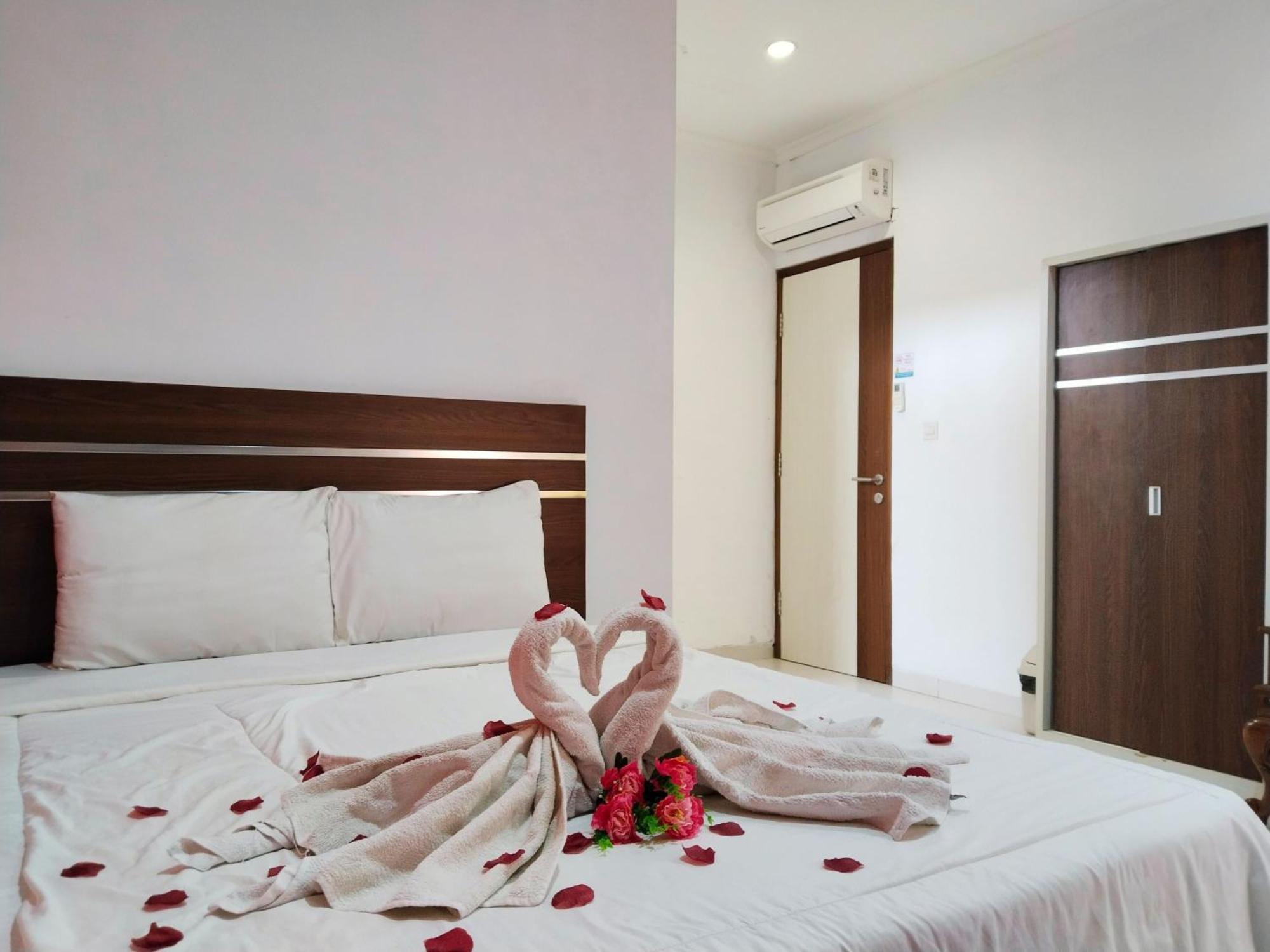Dejati House Hotel Bekasi Eksteriør billede